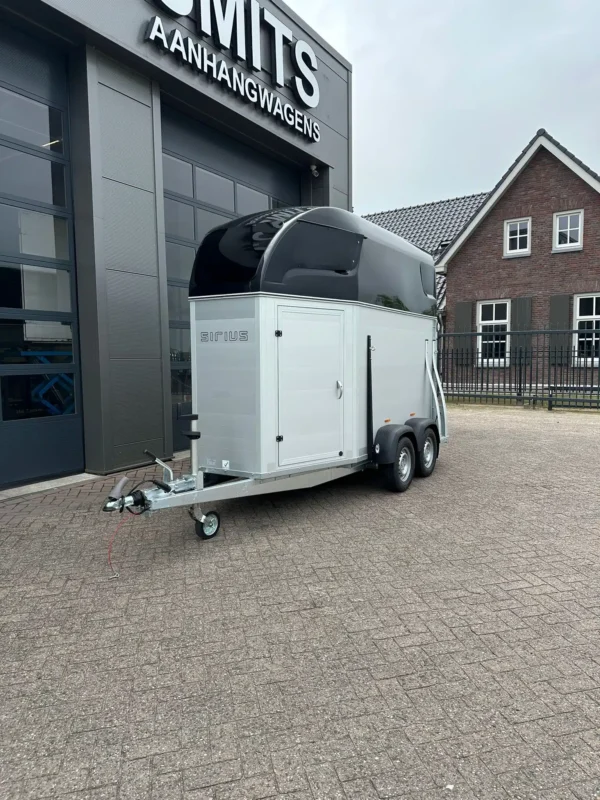 NR 24 Sirius 1 1/2 paards trailer