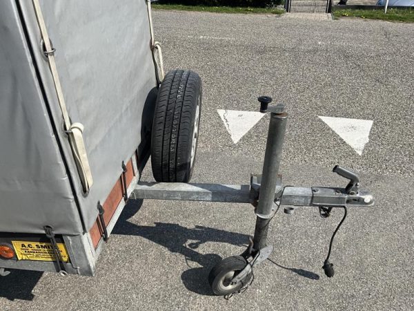 Power Trailer Huifwagen