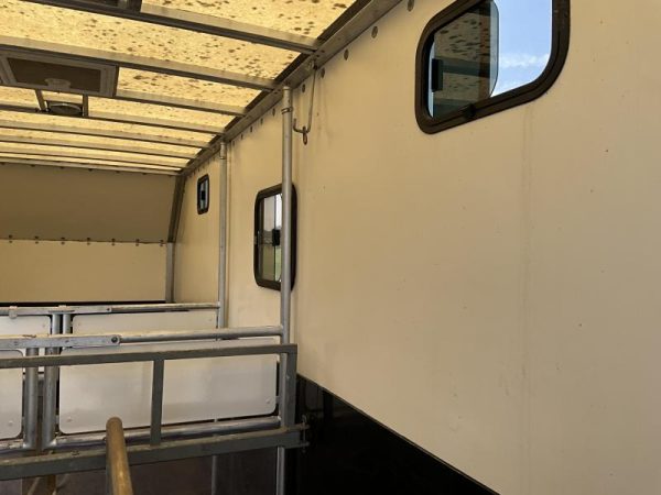 Hapert V2700 Schamelwagen uniek