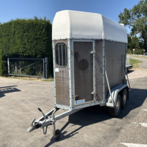 Henra Ander kalf paard?s trailer