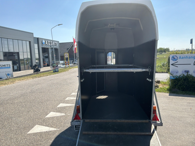 Henra Ander kalf paard?s trailer