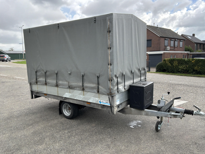 Hapert Plateauwagen met huif