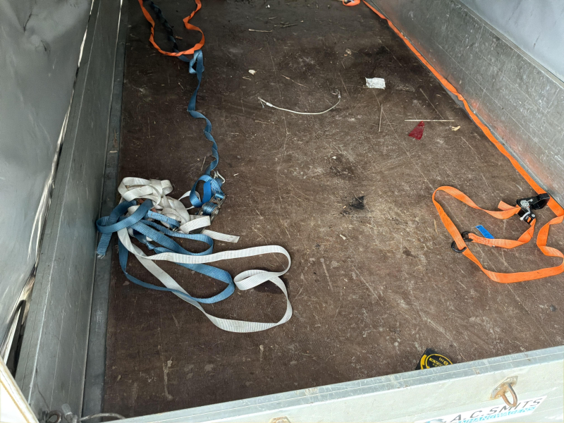 Hapert Plateauwagen met huif
