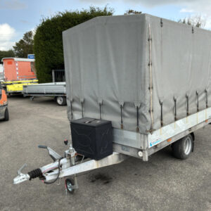 Hapert Plateauwagen met huif